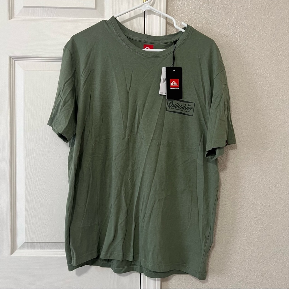 NWT Men’s Quicksilver T-Shirt - Large
